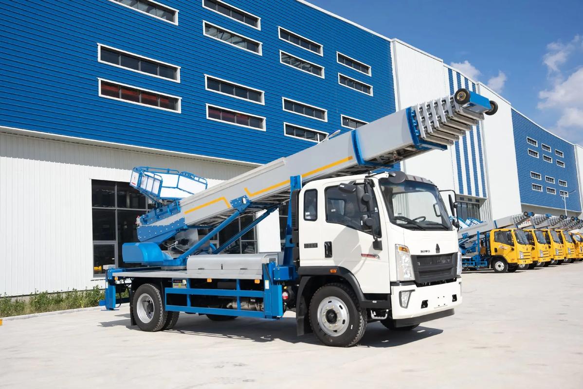 武强县出租云梯车高空作业车 建筑垃圾搬运